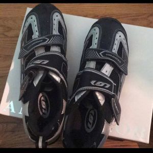 Garneau spin shoes with clips already in.